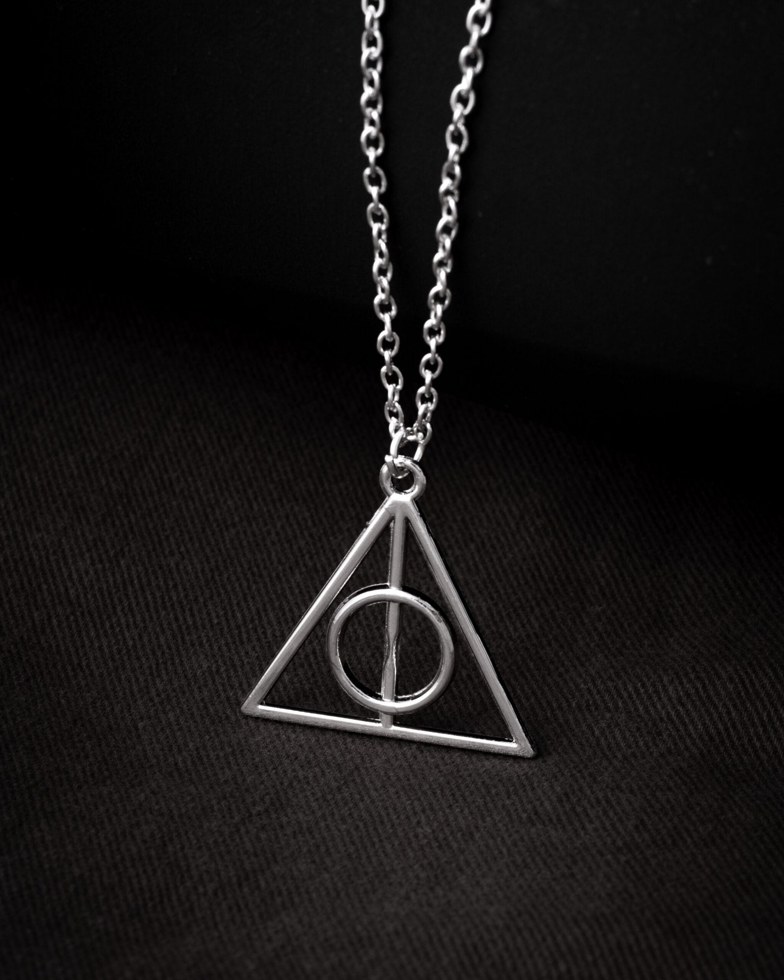 Harry Potter Deathly Hallows Necklace (Silver)