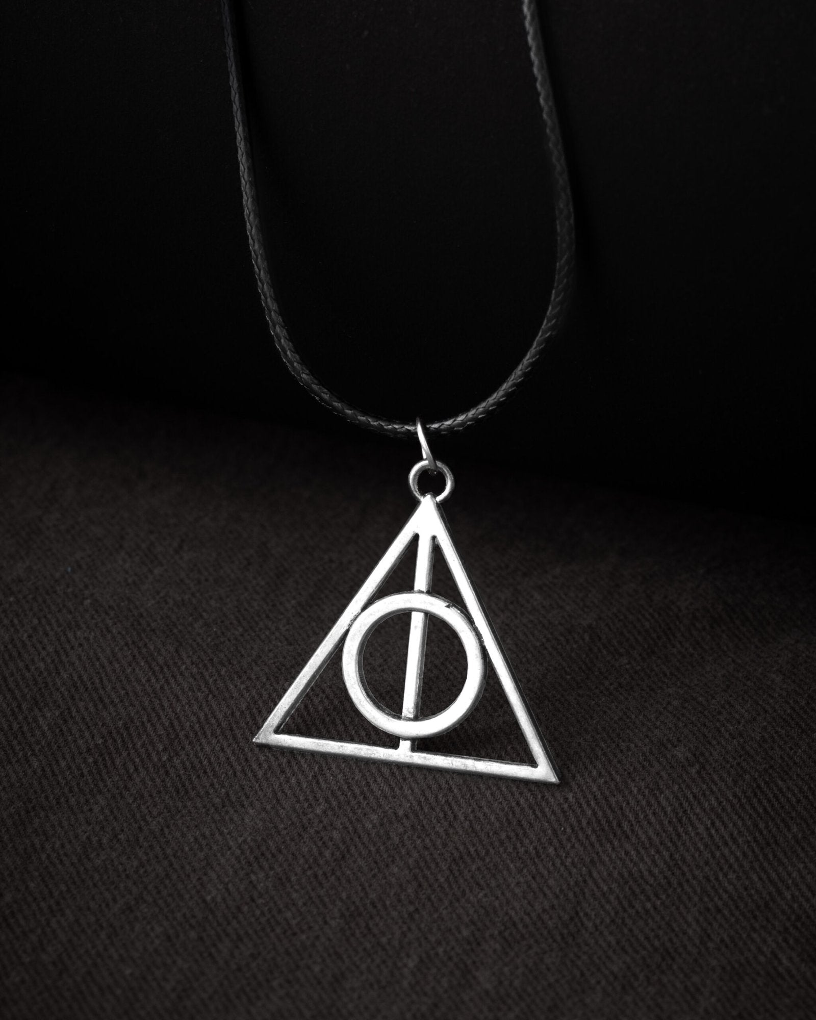 Harry Potter Deathly Hallows Necklace (Silver Chain)