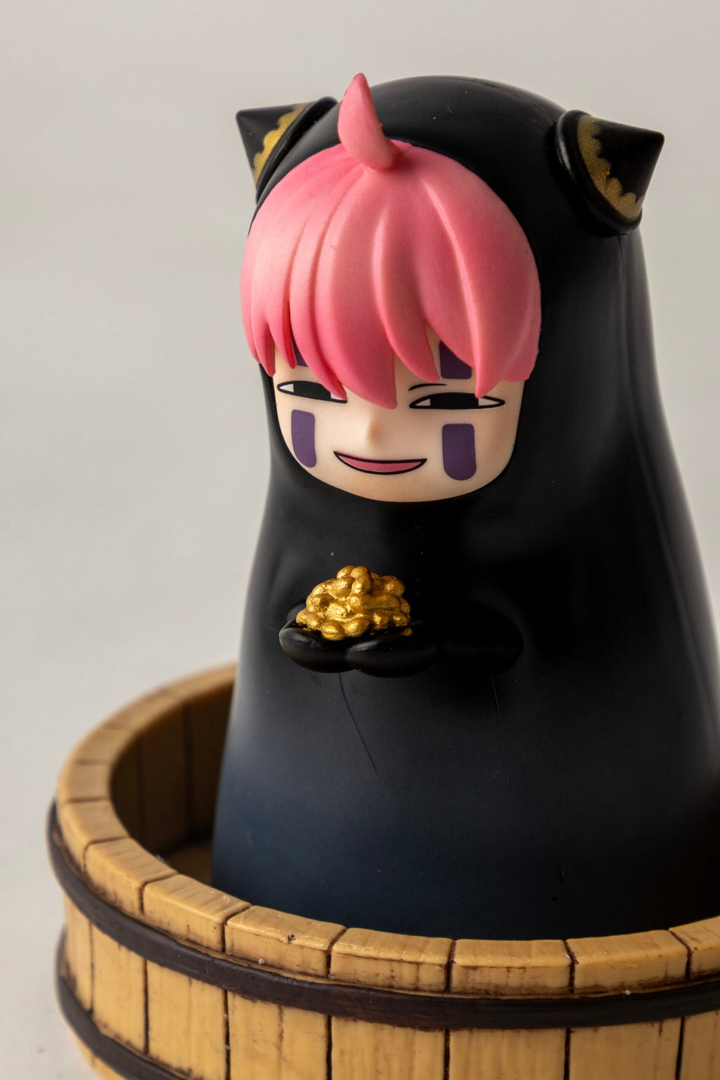 No Face Anya Figure