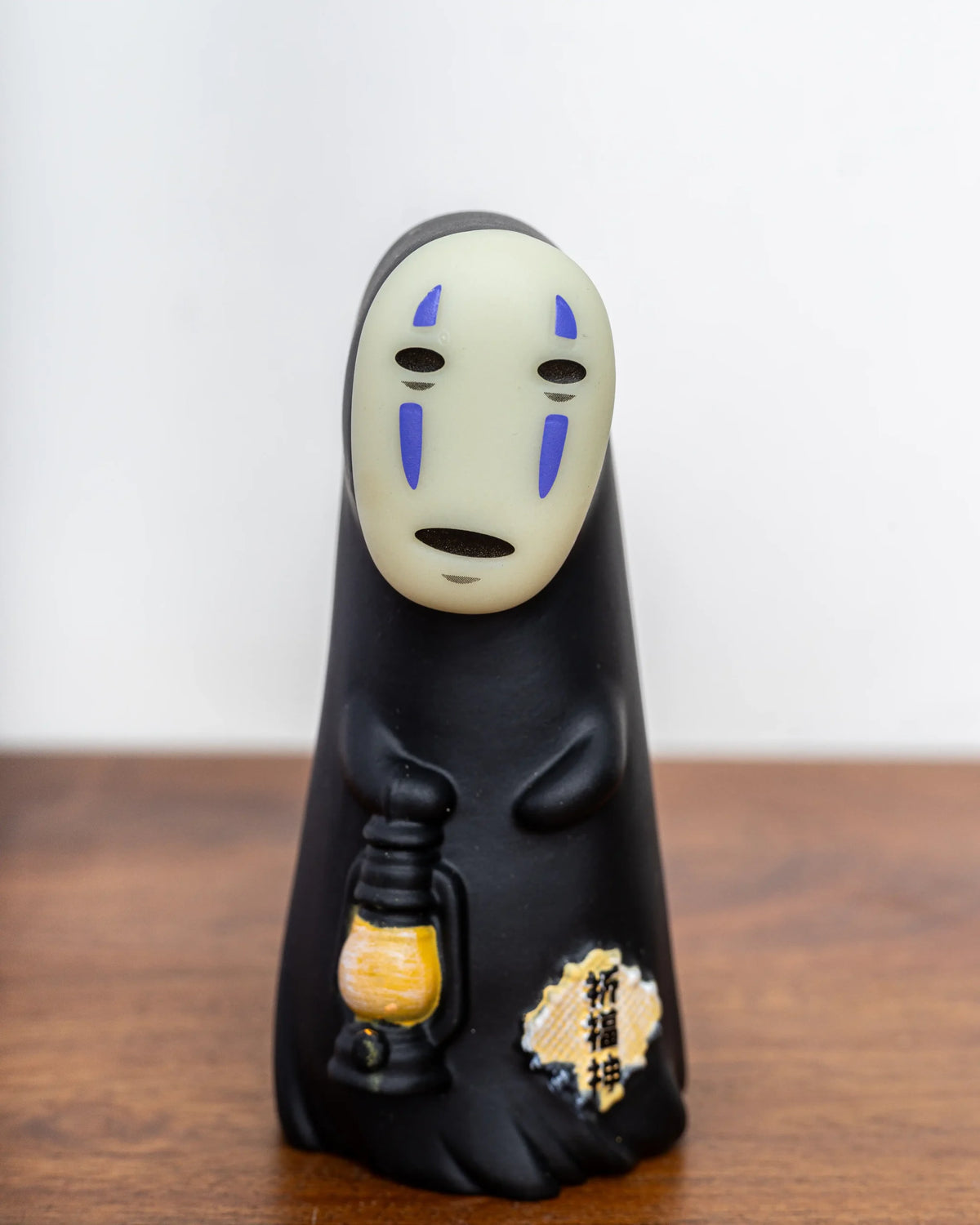 No Face with Lamp